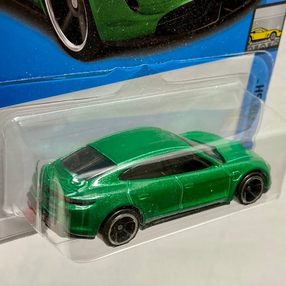 Hot Wheels Porsche Taycan Turbo S 149/250 Factory Fresh 4/5‎ Green Die-cast 1:64